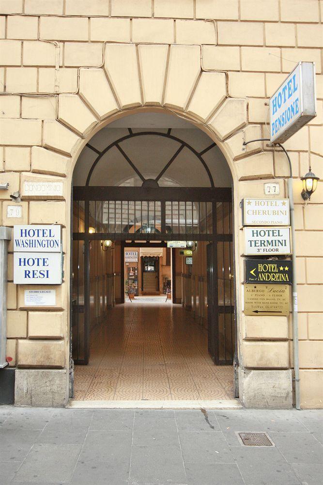 Lucia Hotel