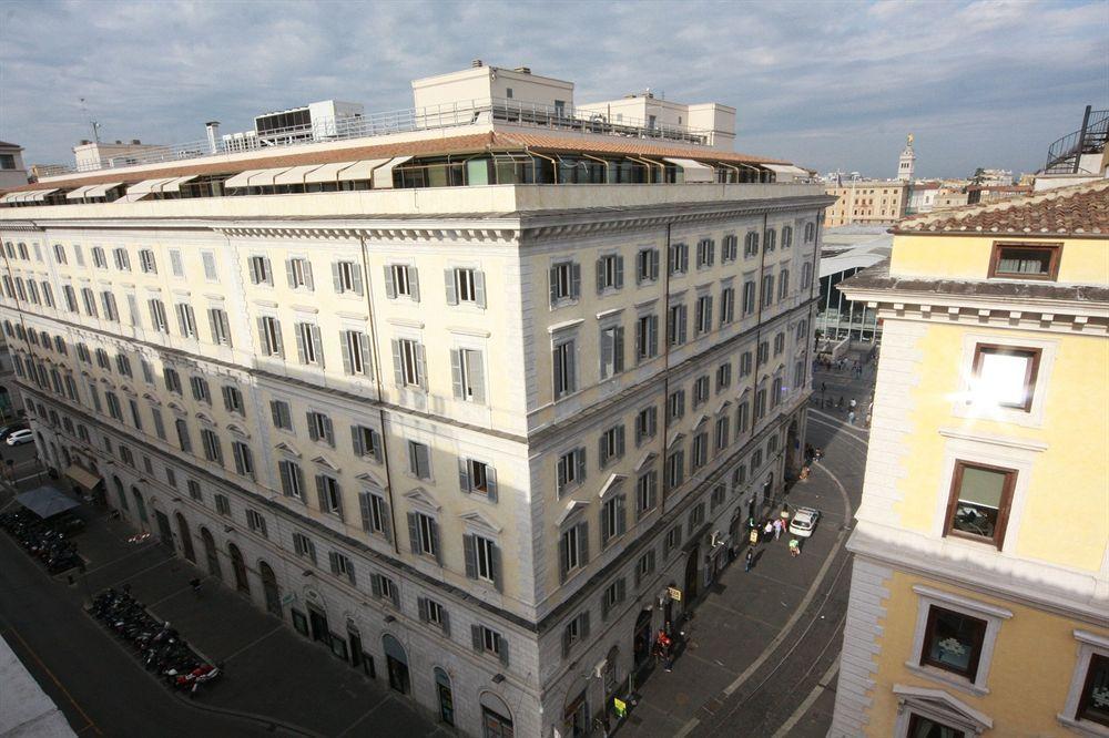 Lucia Hotel